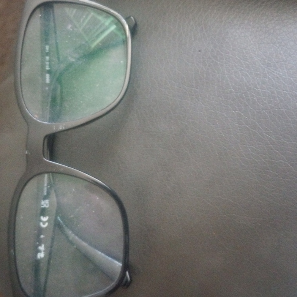 Ray ban